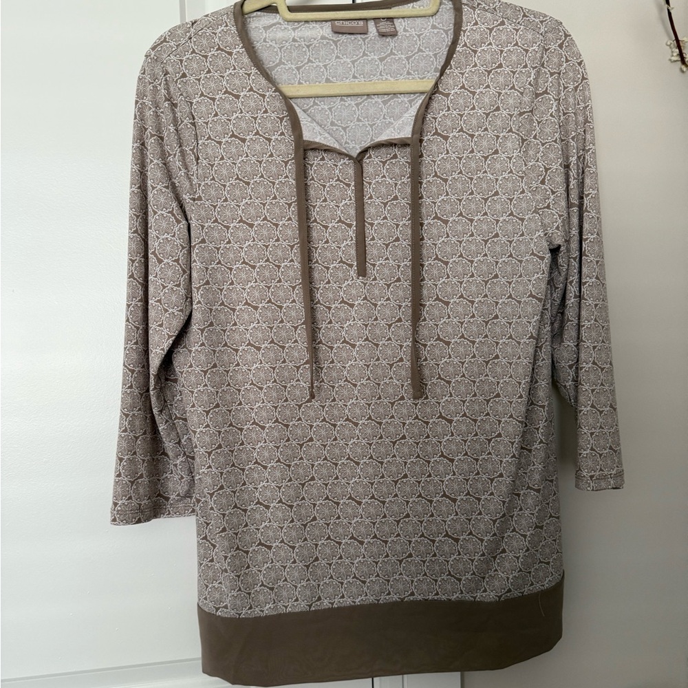 Chico's Taupe Geometric Women's Blouse  size 0 (size 4 or small)